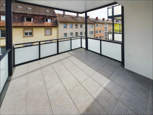 Sanierte 3-Zimmer Wohnung mit Einbauküche und Balkon in zentraler Lage Aschaffenburg - Photo 1