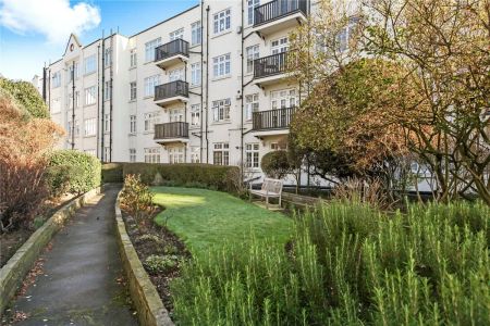 3 bedroom flat in Northwick Terrace - Photo 2