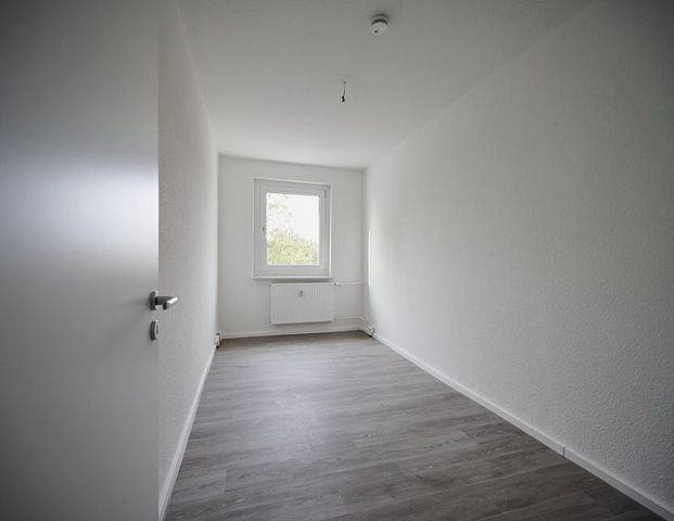 Ihre sanierte 4-Zimmerwohnung mit Balkon wartet auf Sie! - Foto 1