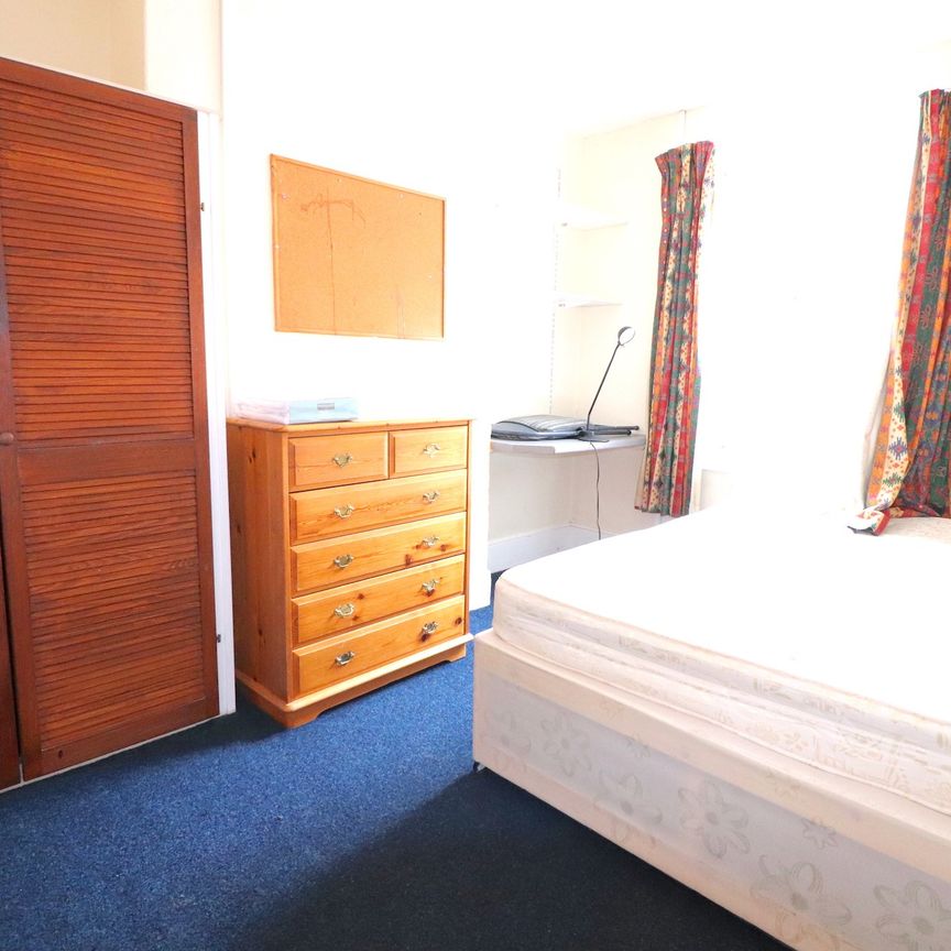 First Floor Back (5), 17 Jeune Street, Oxford OX4 1BN - Photo 1
