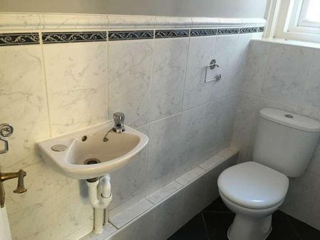 Bedroom Semi Detached House In Winton, BH9 - Photo 3