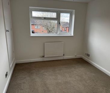 2 bedroom end of terrace house to rent - Photo 2