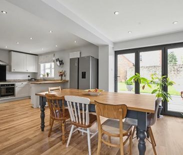 5 bedroom semi-detached house to rent - Photo 4