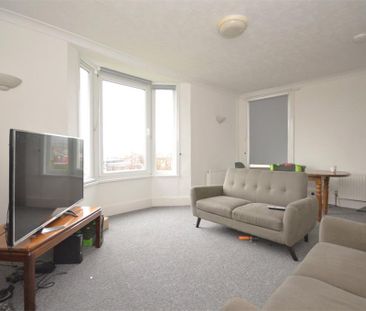 4 bedroom end of terrace house to rent - Photo 4