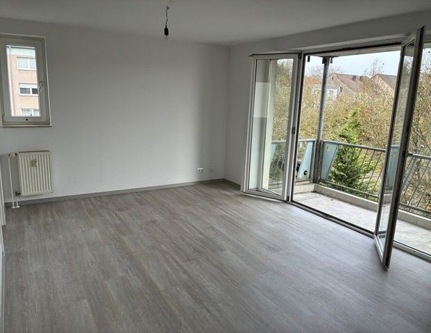 Helle 2,5-Zimmer-Wohnung, komplett renoviert, in ruhiger Lage - NUR mit WBS - Foto 1