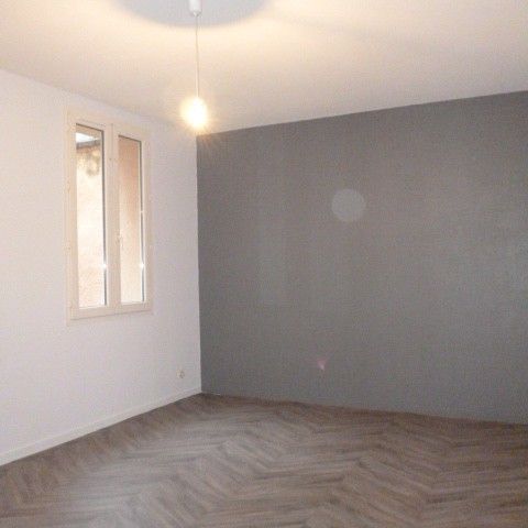 Location Appartement 2 pièces 45m² ELBEUF 76500 - Photo 1