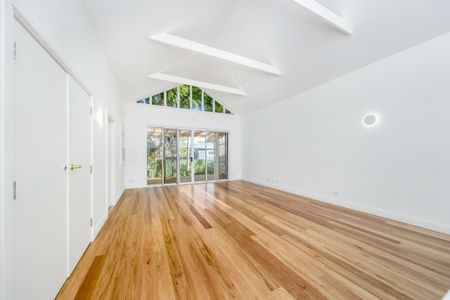 ARCHITECTURALLY DESIGNED HOME - Photo 3