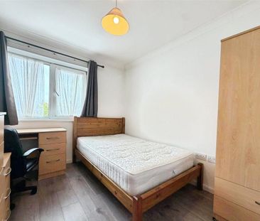 6 bedroom semi-detached house to rent - Photo 6