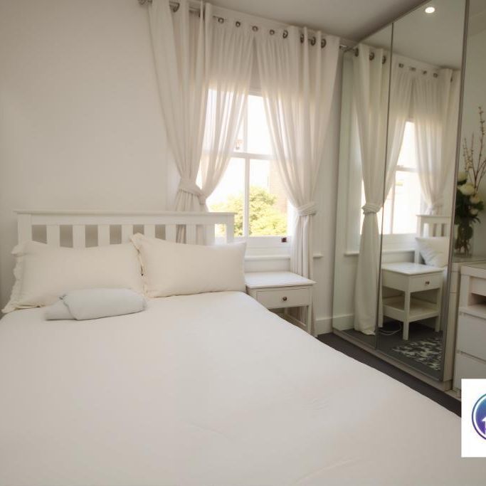 1 bedroom in a flat share to rent - Photo 1