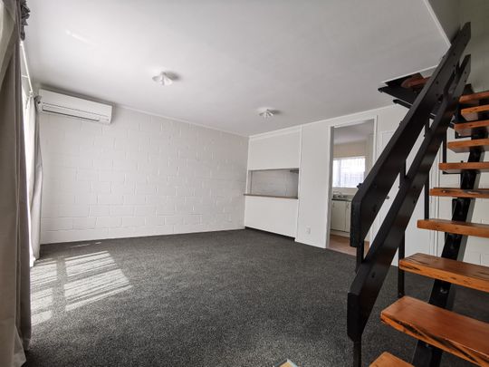2 Bedroom unit in central Otahuhu - Photo 1