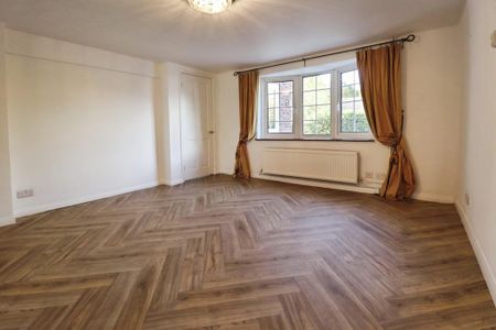 4 bedroom detached house to rent - Photo 2