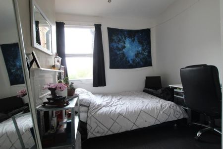 6 bedroom semi-detached house to rent - Photo 5