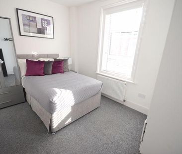 1 bedroom in a house share to rent - Photo 3