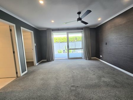 Beautiful Three-Bed, Two-Bath Home in Otumoetai - Otumoetai - Photo 3