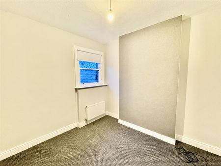 35A High Street, - Photo 3