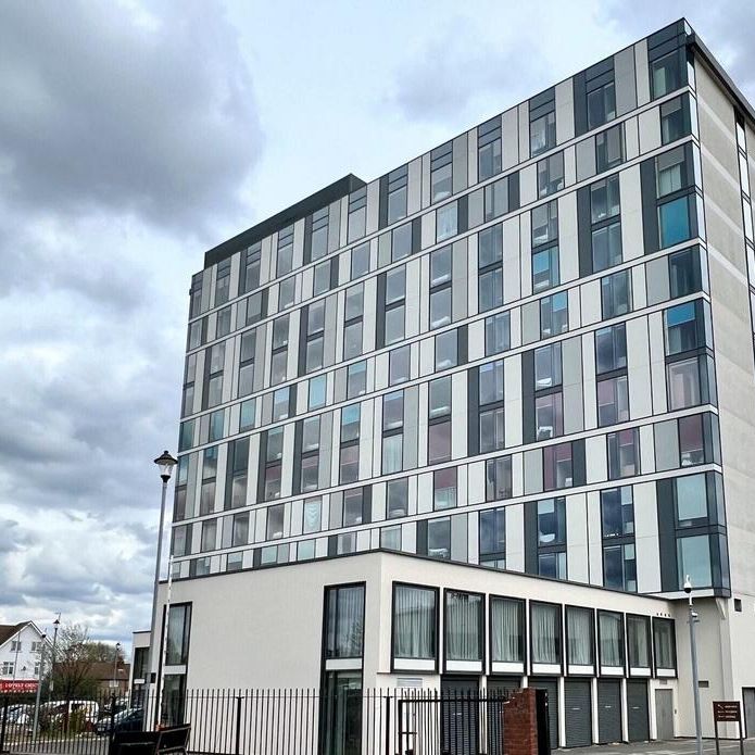 1 bedroom in a flat share to rent - Photo 1