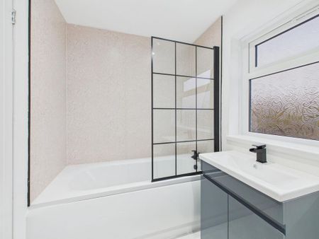 3 bedroom terraced house to rent - Photo 4