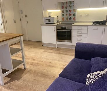 1 Bed Flat, Hanover House, RG1 - Photo 3