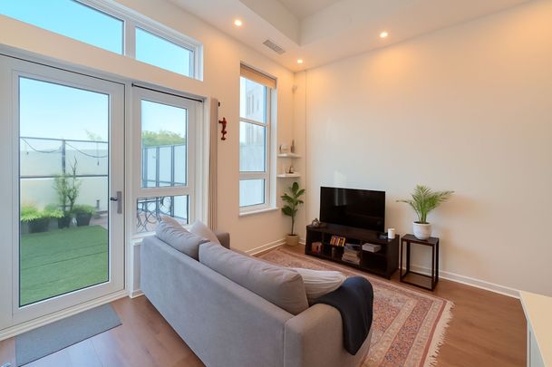 For Lease - 405 Dundas Street Unit# 107, Oakville, Ontario - Photo 1