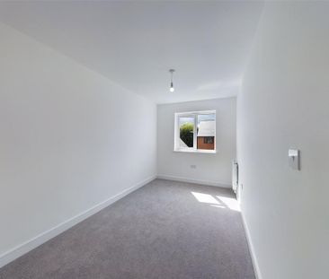 4 bedroom detached house to rent - Photo 4