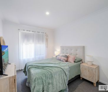 COASTAL COMFORT JUST MOMENTS FROM THE BEACH � RELAXED LIVING IN ELL... - Photo 2