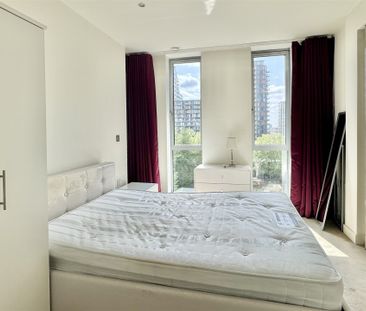 Pan Peninsula Square, London - Photo 6