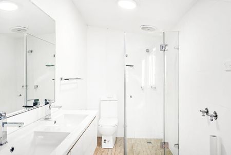 Older style neat and tidy three bedroom home - Photo 4