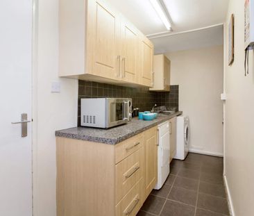 Flat 1, 1 VICTORIA ROAD Leeds - LS6 1AS - Photo 5