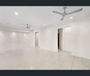 Spacious Air conditioned home - Photo 2