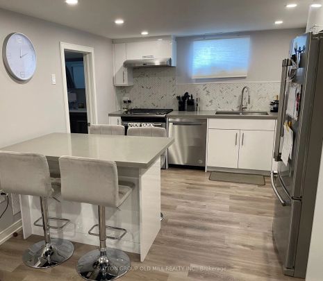 79 Barrhead Crescent #Lower - Photo 1