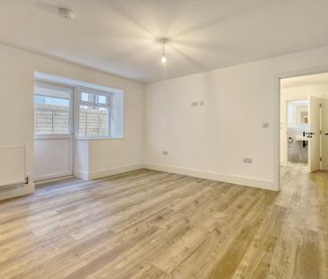 2 Bedroom Flat/Apartment - Photo 1