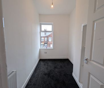 3 Bed Terraced House, Ivy St, M40 - Photo 3