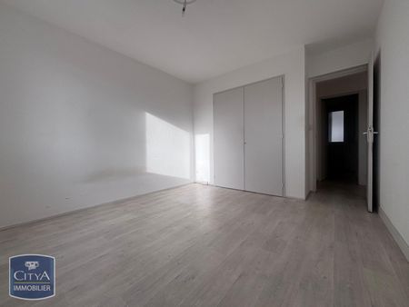 Location Appartement 3 pièces 58m² NEUVILLE SUR SAONE 69250 - Photo 2