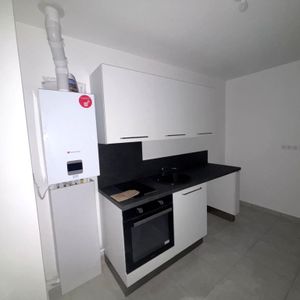 APPARTEMENT T2 A LOUER - DARDILLY - 40.38 m2 - 895 € charges comprises par mois - Photo 2