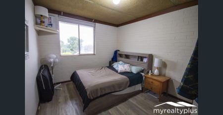 Top Floor Furnished Apartment - Prime Inner City Living - Photo 4