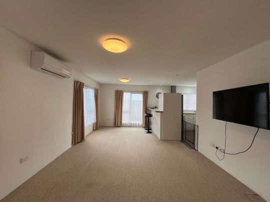 Petone 2 Bedrooms - Photo 1