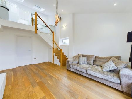 Winterton Court, Lower Teddington Road, Hampton Wick, KT1 - Photo 4