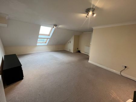 2 Bedroom Flat / Apartment - Twyford Road, Eastleigh - Photo 4