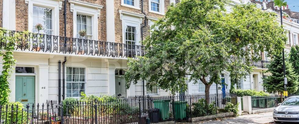 Spacious refurbished one bedroom flat located by Camden Tube & Regents Park. - Photo 1