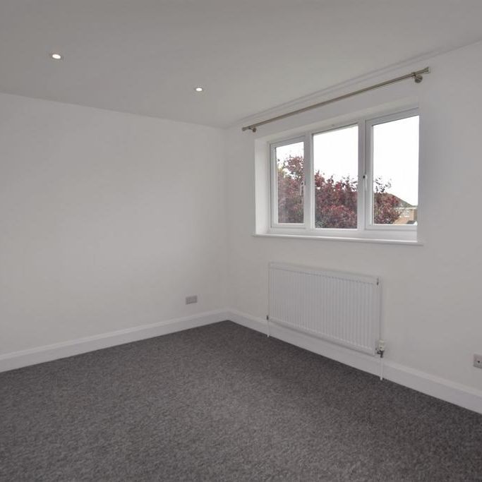 2 bedroom end of terrace house to rent - Photo 1