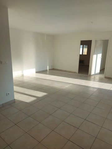 Location Appartement 3 pièces 55m² CHATEAUNEUF SUR ISERE 26300 - Photo 3