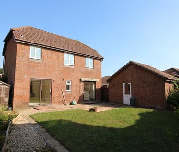 3 bedroom house to rent Doe Copse Way, New Milton, BH25 - Photo 5
