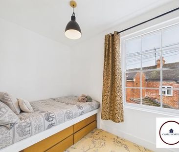 2 bedroom end of terrace house to rent - Photo 2