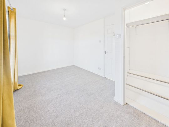 Glastonbury Road, Tyldesley, M29 - Photo 1