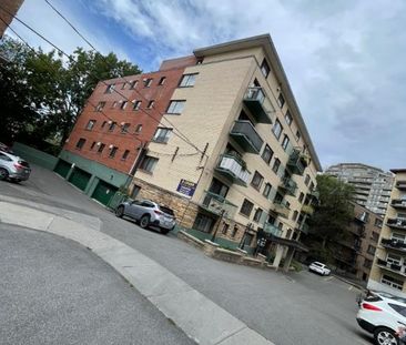 À louer 1400$ – 4 ½ au 2715 Place Darlington, Côte-des-Neiges - Photo 1