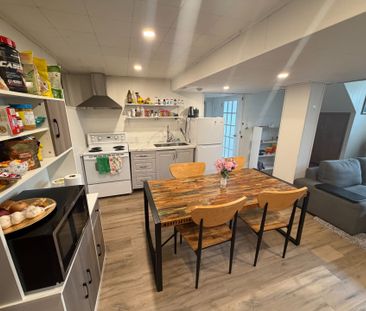 For Lease - 10 Iber Court, Aurora, Ontario - Photo 2