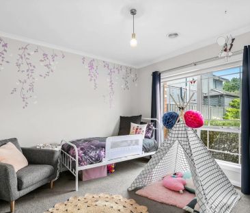 Modern low maintenance living in a prime location. - Photo 4