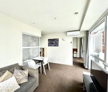 Sunny Two Bedroom Fully Furnished in CBD, HOT and COLD Water Included - Photo 2