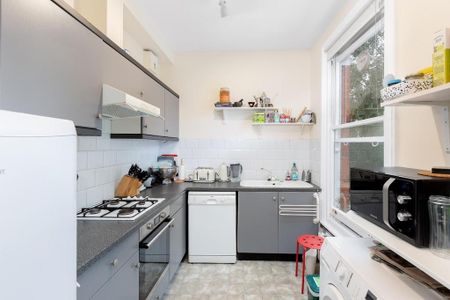 2 bedroom flat to rent - Photo 5