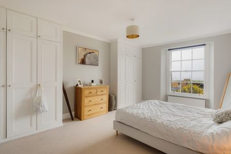 2 Bed Flat - Photo 4